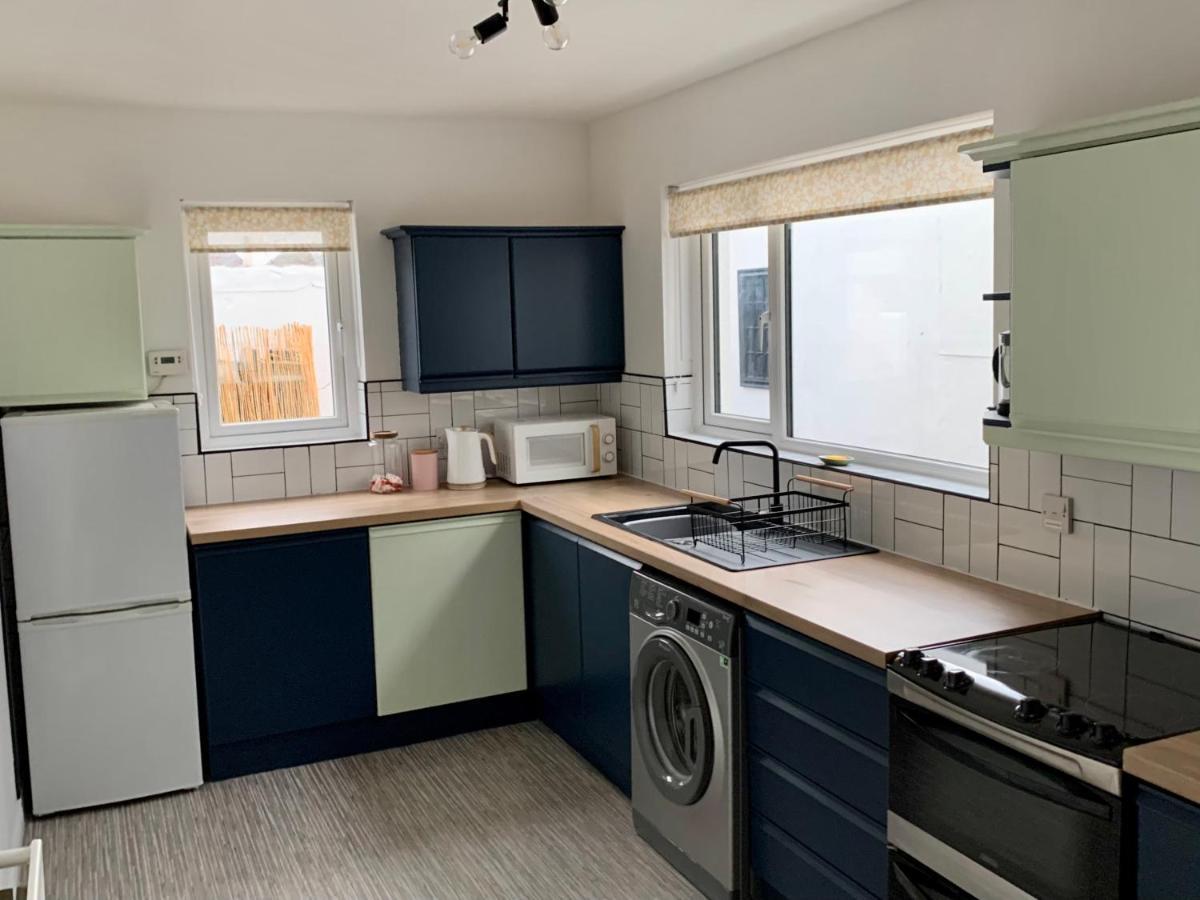 La Brisa-Fully Refurbished, Perfect Local Villa Portrush Buitenkant foto